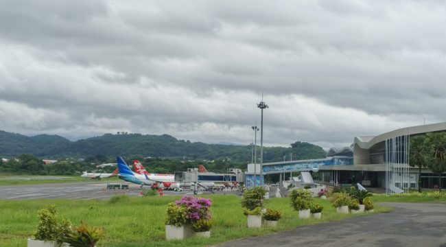 Bandara Komodo (omy)