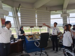 Ruang kontrol ATC di Bandara Komodo, NTT (dok/omy)