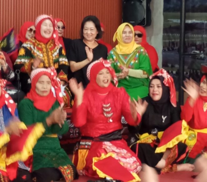 
 Perayaan Hari Didong Di Musara Gayo Jabodetabek Meriah, Silvia Kim dari Korea Selatan Ikut Berdidong