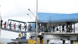 Aktivitas di Pelabuhan Penyeberangan