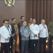 konferensi pers usai pembahasan Perpres Ojol di Gedung DPR