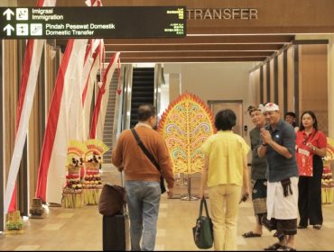 Jembatan transfer antarterminal di Bandara Ngurah Rai, Bali