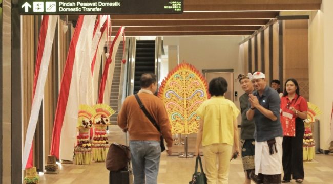 Jembatan transfer antarterminal di Bandara Ngurah Rai, Bali