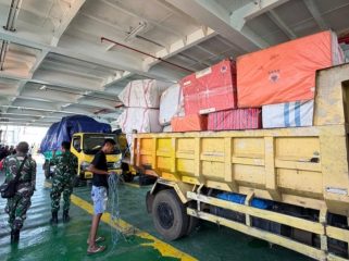 Kapal ASDP angkut bantuan korban gempa NTT