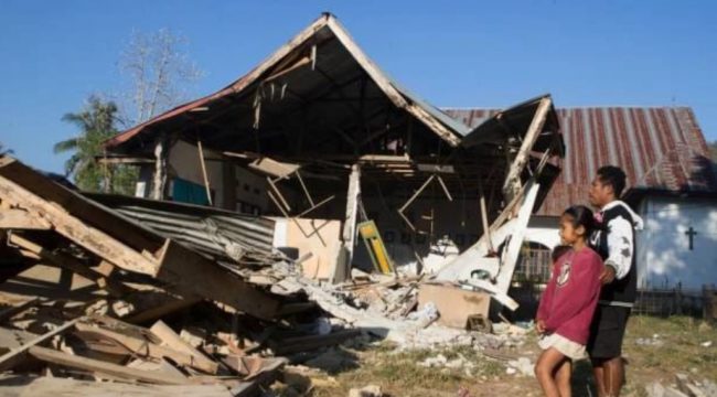 Rumah rusak dampak gempa NTT