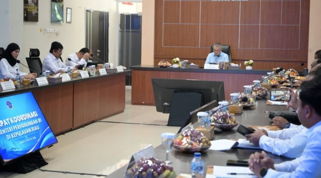 Menhub Dudy bersama jajaran di Batam