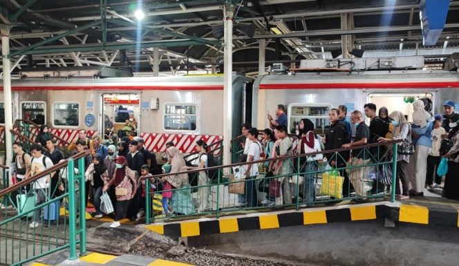 
 HUT ke-81 RI, Naik KRL Jabodetabek dan Commuterline Yogya-Palur Cuma Rp8