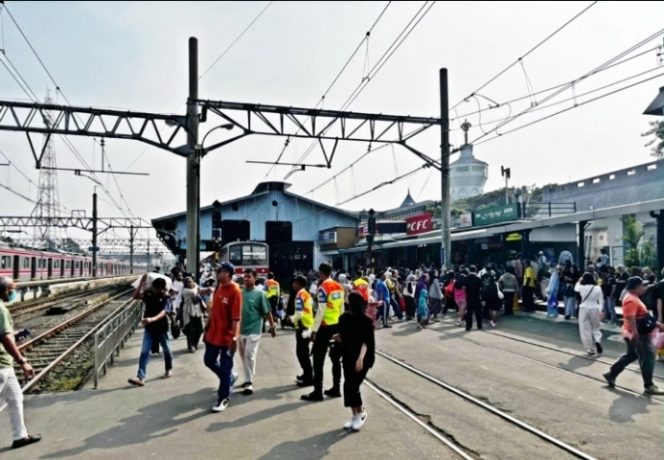 
 KAI Commuter Siagakan 126 Personel di Stasiun Strategis Antisipasi Aksi Massa