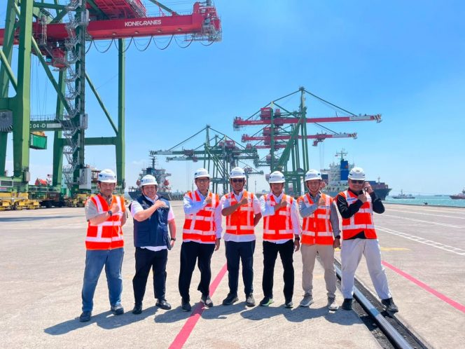 
 Kunjungi Green Port Terminal Teluk Lamong, Kemenhub Apresiasi Komitmen TTL Wujudkan Net Zero Emission 2060