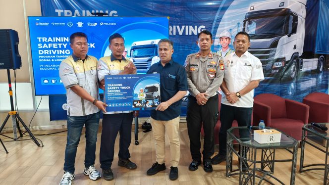 
 631 Sopir Truk Ikuti Pelatihan Keselamatan, Pelindo Regional 2 Tanjung Priok Perkuat Budaya Keselamatan