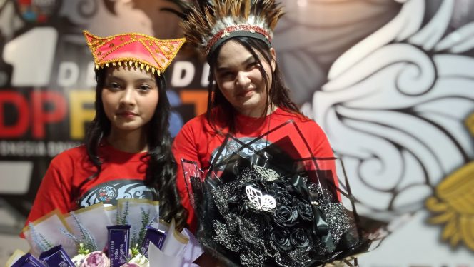 
 Dica Melo Curi Perhatian di Panggung Satu Dekade IDPFest, Madeena Tampil Patriotik
