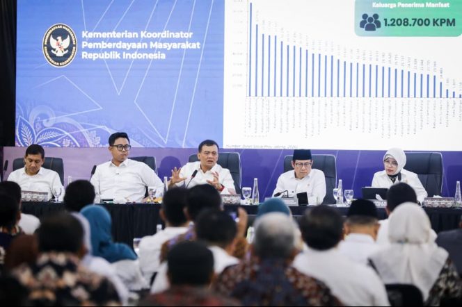 
 Warga Sinis Sementara Cak Imin Memuji Keberhasilan Gubernur Jateng Menurunkan Kemiskinan