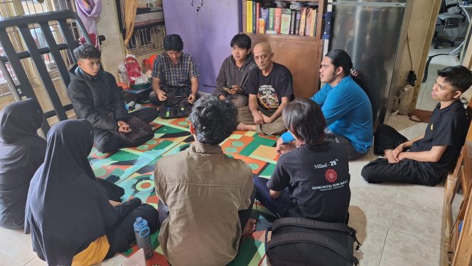 
 Latihan Alam Kuflet: Pembentukan Generasi Seniman yang Berkarakter