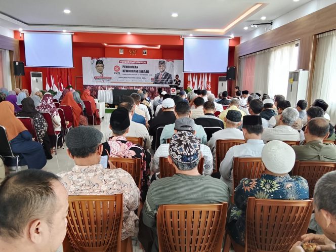
 H. Fikri Gelar Pendidikan Politik, Dorong Kader Perkuat Literasi Demokrasi dan Pengabdian kepada Masyarakat