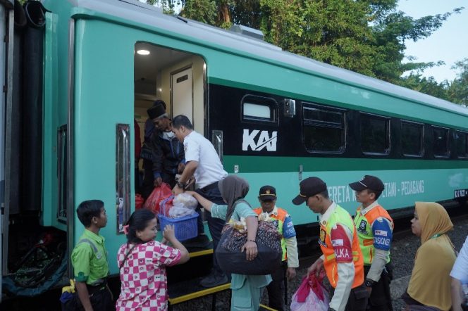 
 Tarif Rp3.000, Kereta Petani dan Pedagang KAI Telah Layani 43.780 Pelanggan