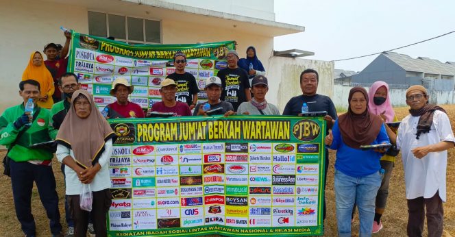 
 Top! Konsisten 93 Pekan, Wartawan Turun Gunung Bagi-bagi Makanan Cileungsi-Jonggol