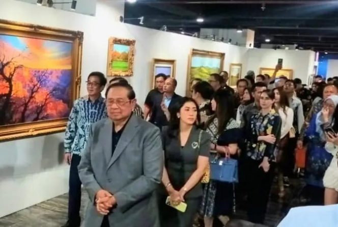 
 Sejarah Baru Seni Rupa, Ribuan Orang tidak Kebagian Tiket Nonton Pameran Tunggal Lukisan SBY