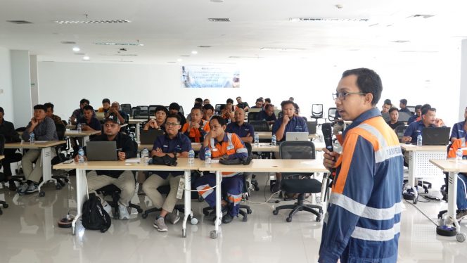 
 PSM Percepat Transisi Energi melalui Pelatihan dan Pemeliharaan Alat Bongkar Muat Elektrik