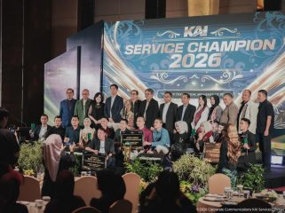 KAI Service Champion 2026 — Insan KAI Services menerima penghargaan atas prestasi dan kompetensinya dalam memberikan pelayanan terbaik kepada pelanggan pada ajang KAI Service Champion 2026 di Yogyakarta, Selasa (22/9).
