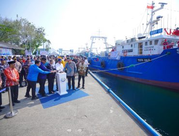 Pelepasan kapal perikanan yang akan beroperasi di Wilayah Pengelolaan Perikanan Negara Republik Indonesia (WPPNRI) 718 atau perairan Arafura sebagai bagian dari implementasi kerja sama Indonesia-RRT melalui skema Technical Cooperation Guidelines (TCG).