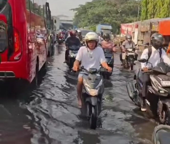 
 Daerah Kaligawe Km 5 Semarang Banjir Saat Kemarau Panjang, Fenomena Apa ?