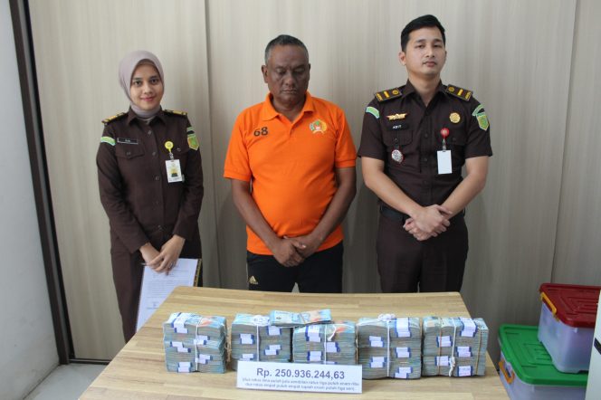 
 Kejari Langsa Sita Rp250,9 Juta, Pulihkan Kerugian Negara dalam Kasus Dugaan Korupsi Proyek Jalan dan Drainase