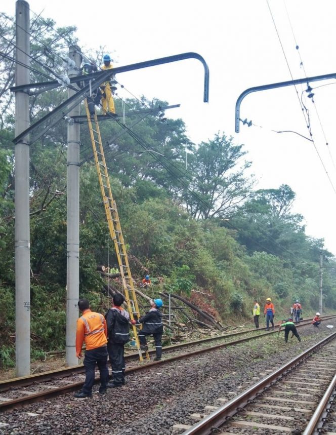 
 Menata 6.500 Km Kabel Jakarta, dari Udara ke Bawah Tanah