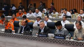 Menhub Dudy di Gedung DPR