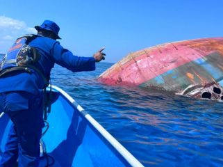Petugas tunjuk LTC terbakar
