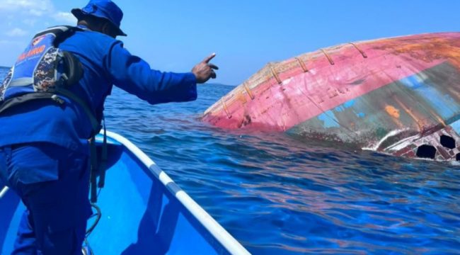 Petugas tunjuk LTC terbakar