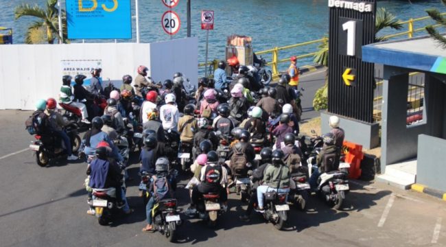 Suasana di Pelabuhan Ketapang