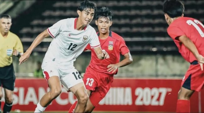 Pemain Timnas U20 Indonesia, Welber Jardim (12/putih), beraksi saat menghadapi Laos pada Kualifikasi Piala Asia U20 2027, Kamis (3/9/2026). (Ist:TimnasIndonesia/PSSI/Kita Garuda)