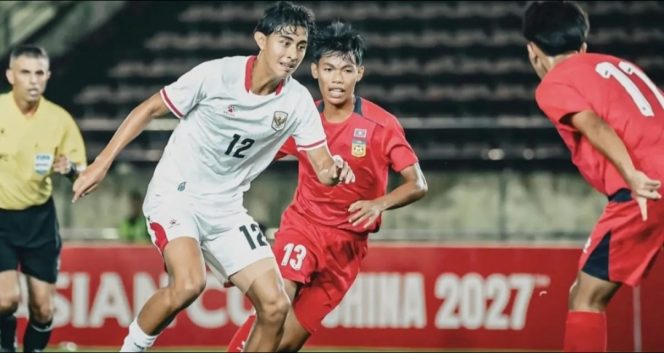 
 Pemain Timnas U20 Indonesia, Welber Jardim (12/putih), beraksi saat menghadapi Laos pada Kualifikasi Piala Asia U20 2027, Kamis (3/9/2026). (Ist:TimnasIndonesia/PSSI/Kita Garuda)