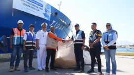 KM Tidar di Pelabuhan Maumere