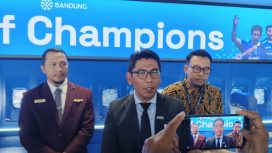 GM Bandara Husein Bandung (tengah) (omy)