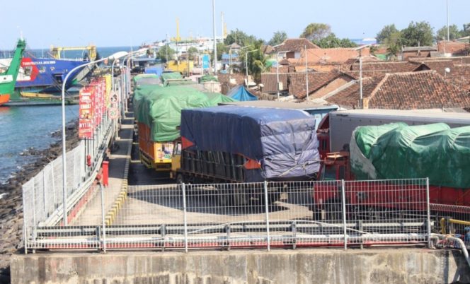 
 Suasana di Pelabuhan Ketapang