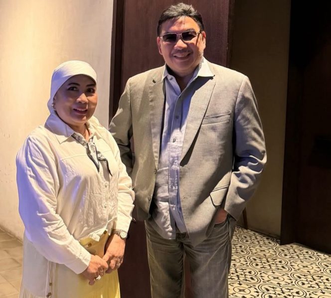 
 Catatan Halimah Munawir: Denny JA – Persahabatan yang Tak Kalah Panjang dari Sejarah