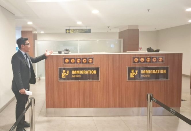 
 Area Imigrasi Terminal Keberangkatan Internasional Bandara Husein