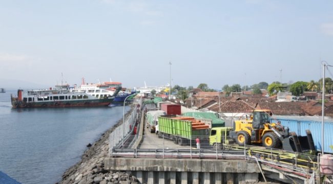 Suasana di Pelabuhan Ketapang