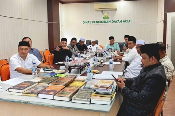 
 Klarifikasi Dinas Pendidikan Dayah Aceh: Bedah Tuntas Pengadaan Kitab Rp50 Miliar, “Apple-to-Apple” Jadi Kunci Jawaban Sorotan Harga