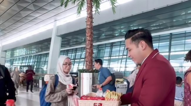 Staf bandara Soetta jemput bola jalankan SRA