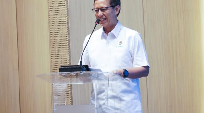 Menkes Budi
