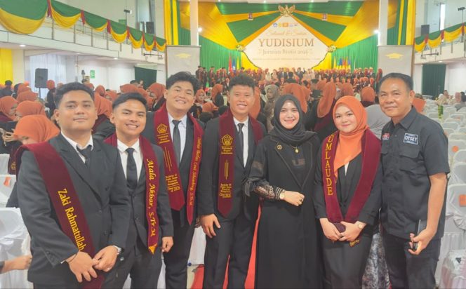 
 Relawan BFLF Lhokseumawe Aceh Utara Raih Gelar S.Tr.M Tepat Waktu Pada Politeknik Negeri Lhokseumawe, Tiga Di Antaranya Meraih Gelar Cumlaude