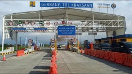 Gerbang tol Kraksaan Tol Probolinggo-Banyuwangi (Probowangi), Jawa Timur
