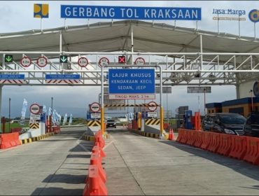 Gerbang tol Kraksaan Tol Probolinggo-Banyuwangi (Probowangi), Jawa Timur