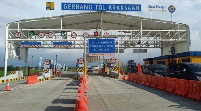 Gerbang tol Kraksaan Tol Probolinggo-Banyuwangi (Probowangi), Jawa Timur
