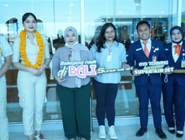 Penumpang di Bandara Ngurah Rai