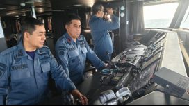 Petugas di kapal negara