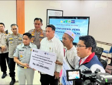 Penyerahan asuransi kepada ahli waris