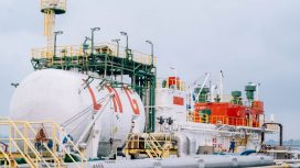 LNG di Benoa
